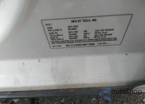 2021 Tesla Model Y Long Range Dual Motor All-Wheel Drive z USA, uszkodzony, nr VIN 5YJYGDEE4MF175885
